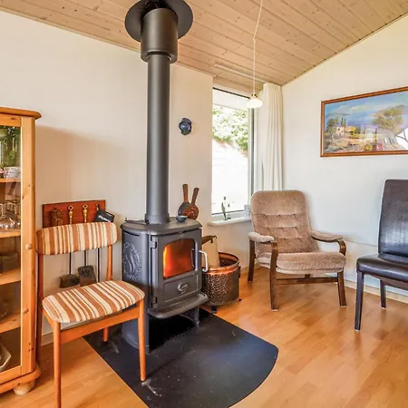 3 Bedroom Beautiful Home In Snedsted بيت للعطل *
